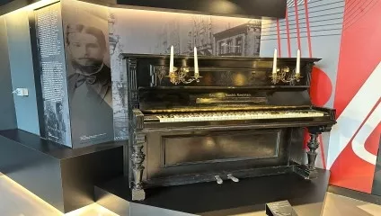 Commendinger Piyano Dr. Hüseyin Parkan Sanlıkol Müzik Enstrümanları Müzesi Görsel